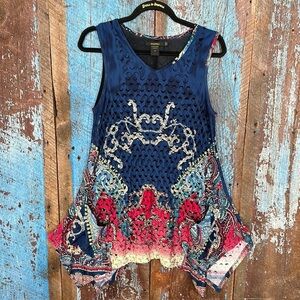 Radzoli Cutout Tunic Tank Top Size M